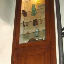 vitrine-chene-rustique.jpg